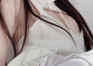樱井宁宁的丝袜图集：试着不去想就很难