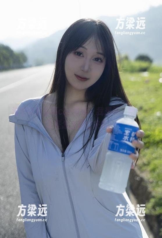 浅安安的油亮cos更新：我想问，她的光泽是怎么调出来的！