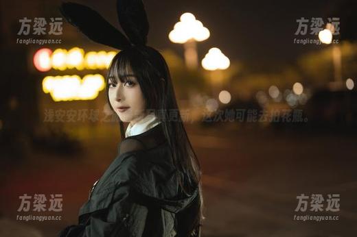 浅安安环球之旅最新写真更新，这次她可能去拍花瓶。