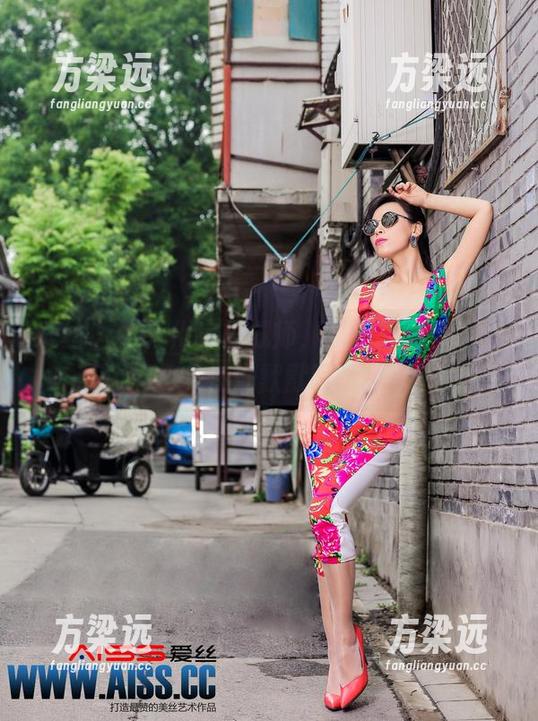 爱丝 - 索菲化身机械师，原图里的小工具们实在是默默吸睛！