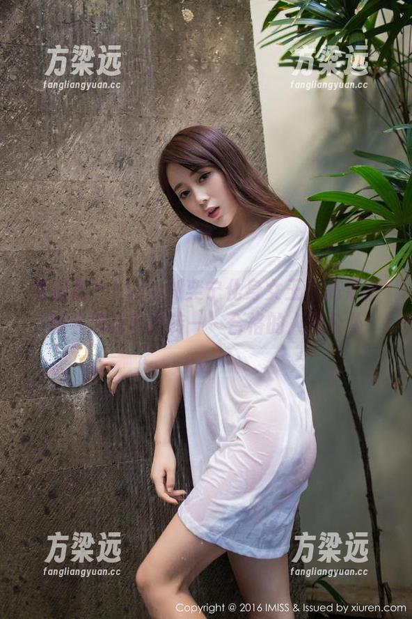 爱蜜社 - Lynn刘奕宁化身女王，高清套图看得我直打转——合格的人民公仆