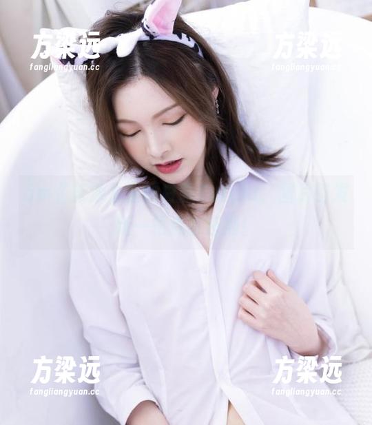 ằm《泳池》里的白露Bululu，图片引发新一轮点击狂潮！