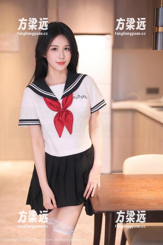 秀人网 - 糯美子Miniבשערי制服图包，谁能拒绝这样的小清新？