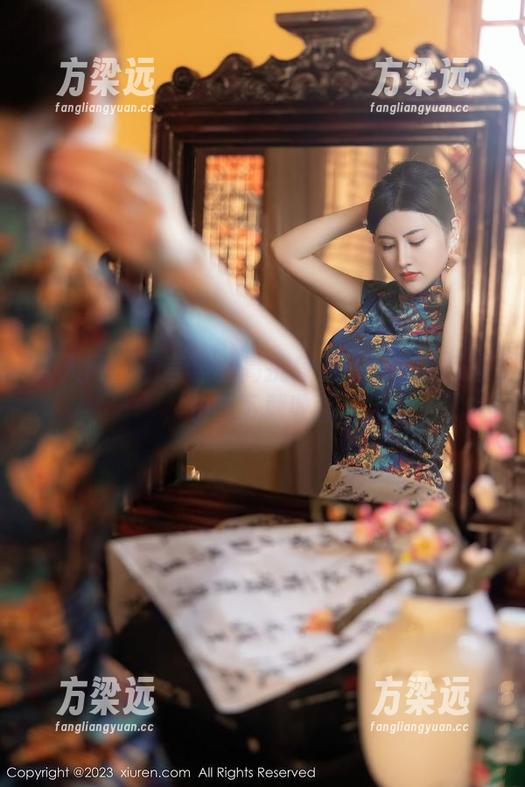 秀人网 - 看言沫的高挑身姿——丝足乐趣，快来下载收藏！