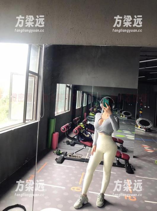 微密圈 - 兔女郎新图包来袭，童小芯的魅力更新换代了？