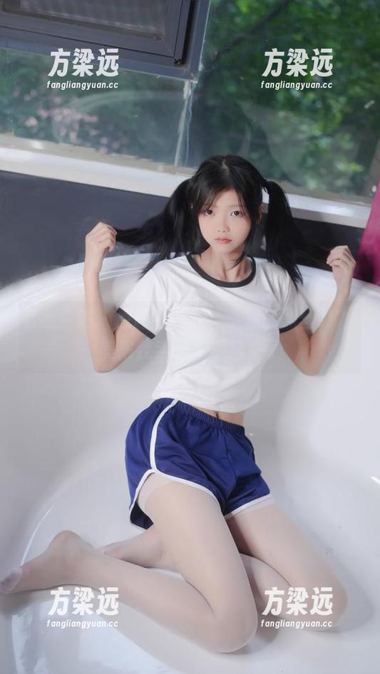 紧急企划-小恩 紧急企划 - 原图在这儿,小恩的黑丝JK,美得我手都举不起来了
