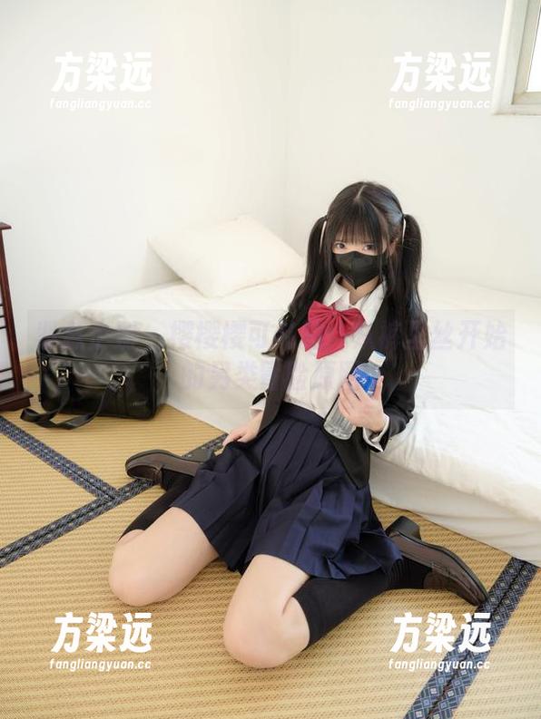 紧急企划 - 樱樱樱可私拍：从裤里丝开始的另类冒险原图