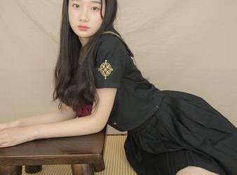 紧急企划 – 见希w的白丝游戏：民国制服的书卷气与诱惑感