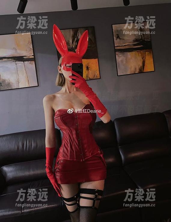 微密圈 - 脸红Dearie的新图集来了，更新幅度好像又超出预期，不得不说征服了我的眼球。