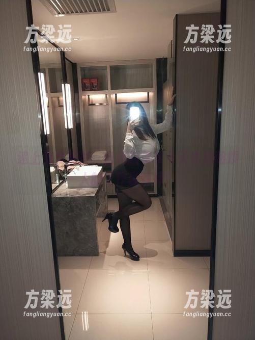 递上免费照片，自闭颜球球今天也想和烦人的工作说拜拜！
