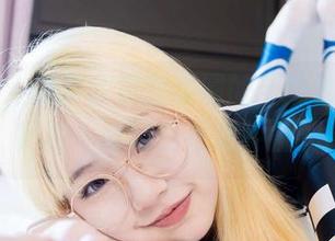 袜啵啵 – 免费欣赏甜甜圈的“瑜伽裤裤里丝”花絮，谁能拒绝这种福利呢？
