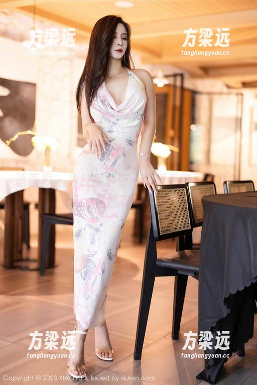 语画界 - 为校服争夺一个观看席，允儿Claire果然有两把刷子！