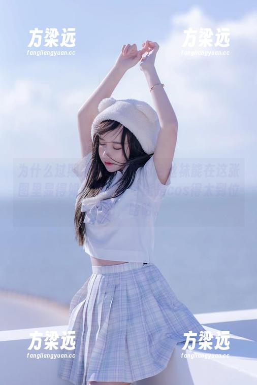 为什么过期米线线喵的肉色丝袜能在这张图里显得如此撩人？可能是cos得太到位了吧，哈哈。