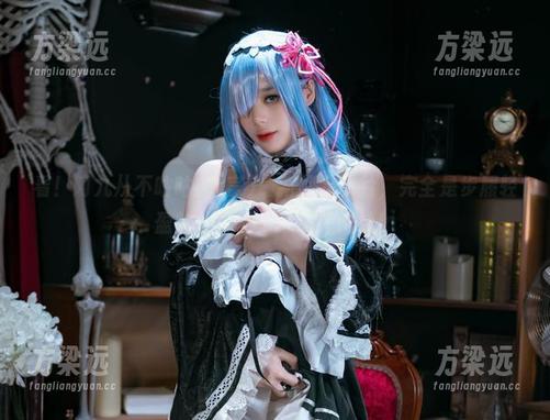 看！阿九从不咕咕(九言)最新裸足图片，完全是步履轻盈的榜样，小心别摔倒哦！
