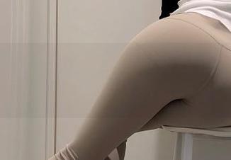 微密圈 – 照片分享里隐藏的胶衣妖姬：陈妮妮UNI一秒就翻转视角。