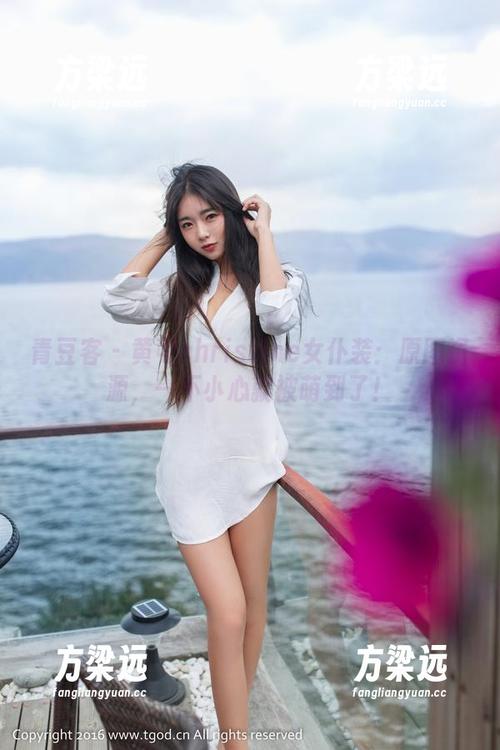 青豆客 - 黄可christine女仆装：原图资源，一不小心就被萌到了！