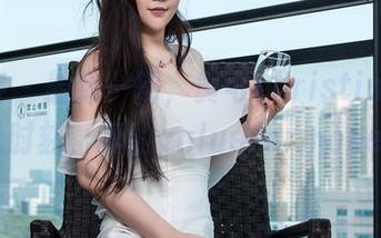 青豆客 – 最新一辑，黄可christine夏天的轻松时刻，真的valueformoney哦！