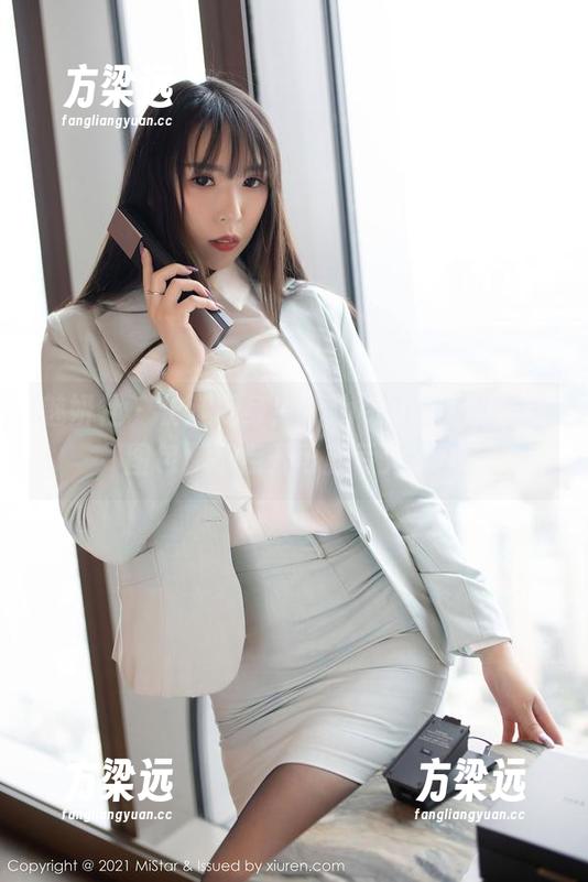 魅妍社 - 长腿现身！Ashely丽丽的最新图包，不点开可就亏大了！