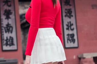 魔镜街拍 – 一个人的车展，居然成了玲玲图包的专属展示？太特别了吧！