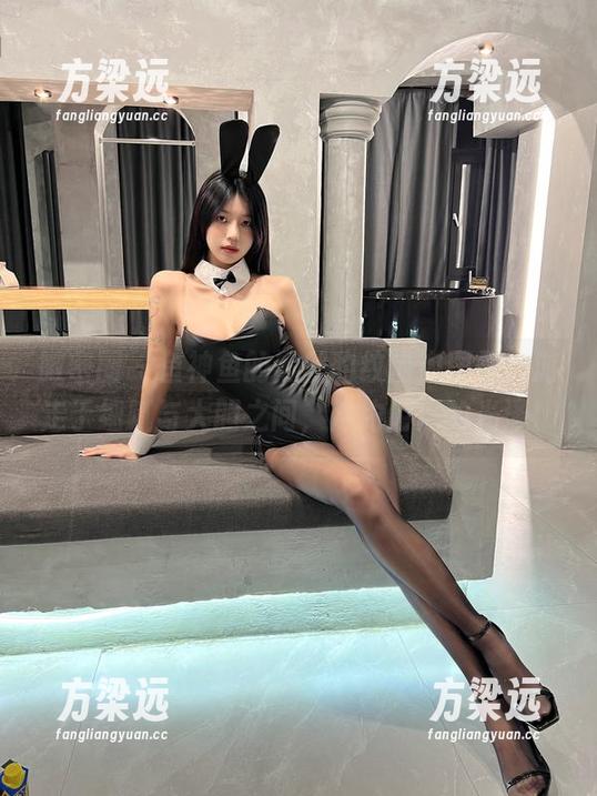 微密圈 - 鱼神鱼的黑丝豹纹内内图册，游走于细腻与大胆之间，隐约闪烁的光泽！